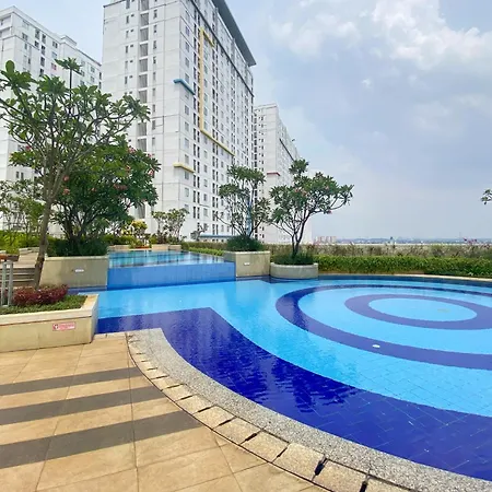 Best Strategic 2Br Apartment At Bassura City By Travelio